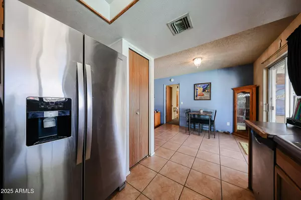 2010 E BUTLER Street, Chandler, AZ 85225