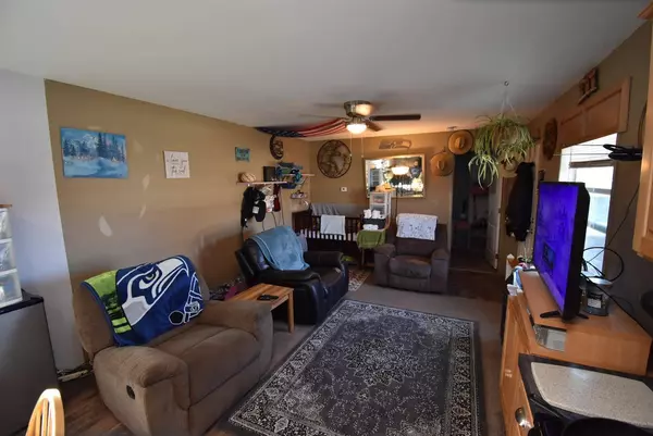 11705 N Wilson St #D14, Mead, WA 99021
