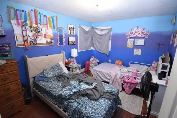 10117 S Electric St, Four Lakes, WA 99014