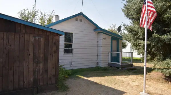 434 NE E North Ave, Wilbur, WA 99158