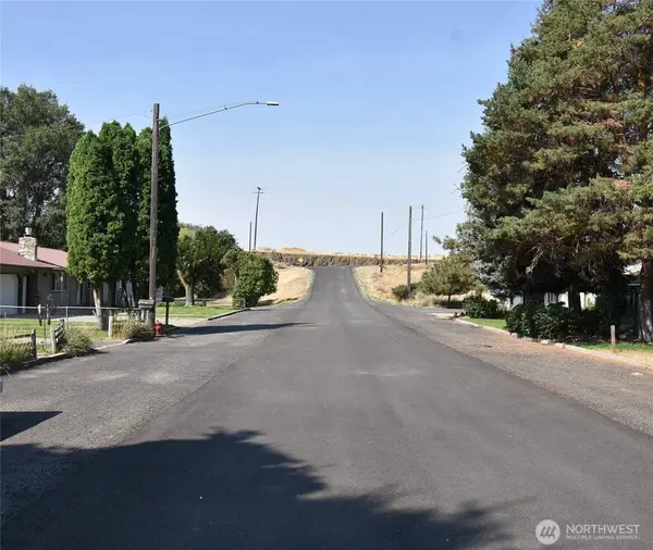 434 NE North AVE, Wilbur, WA 99158