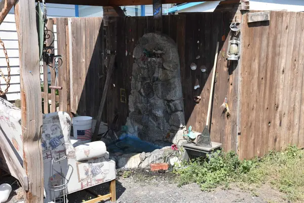 434 NE E North Ave, Wilbur, WA 99158