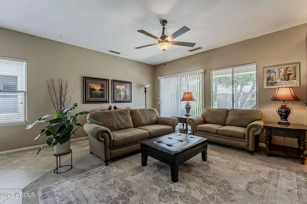 549 E QUENTIN Lane, San Tan Valley, AZ 85140