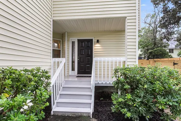 1225 Valley Forge Dr, Charleston, SC 29412