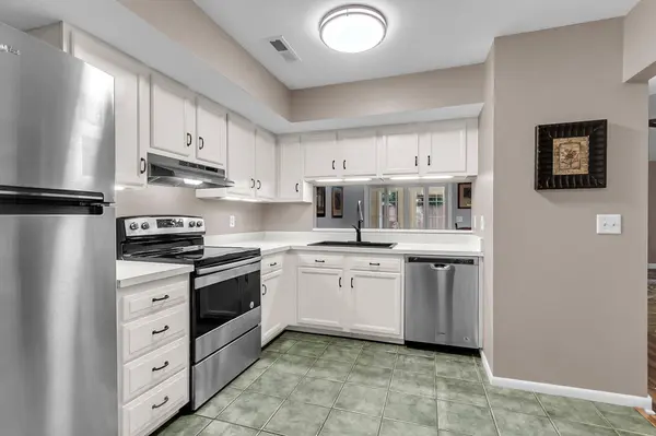 1225 Valley Forge Dr, Charleston, SC 29412