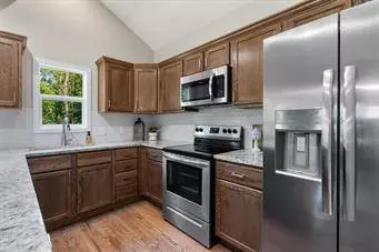 89 Beechwood LN, Linn Valley, KS 66040