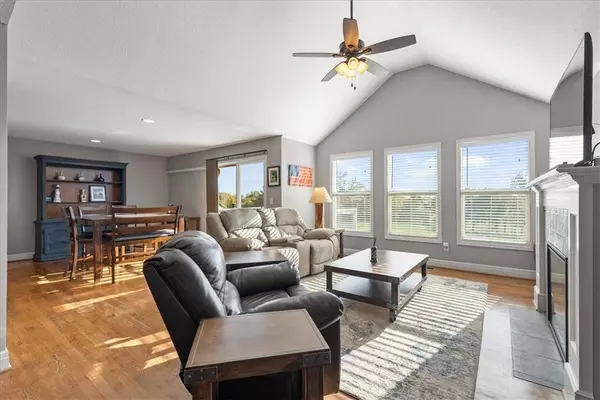 4913 141 TER, Basehor, KS 66007