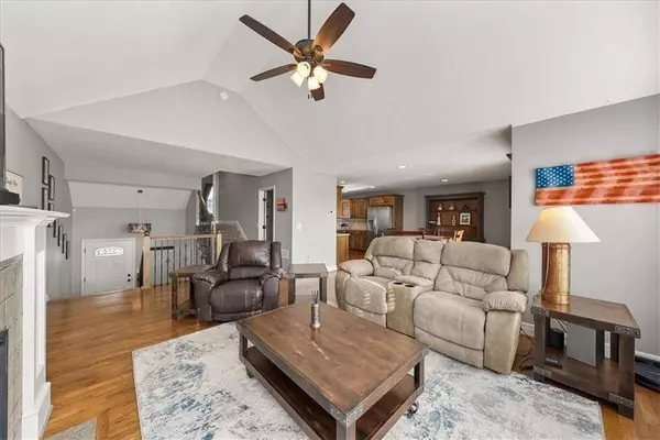 4913 141 TER, Basehor, KS 66007