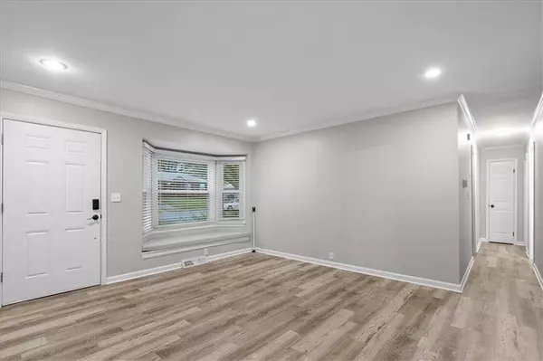 8632 Larsen ST, Overland Park, KS 66214