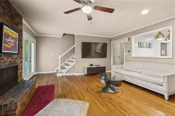 5706 W 97th ST, Overland Park, KS 66207