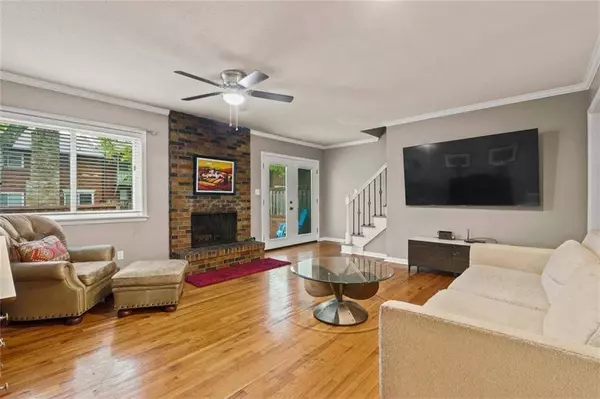 5706 W 97th ST, Overland Park, KS 66207