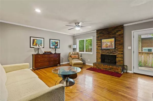 5706 W 97th ST, Overland Park, KS 66207