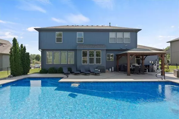 216 SW Ansel Adams DR, Lee's Summit, MO 64081