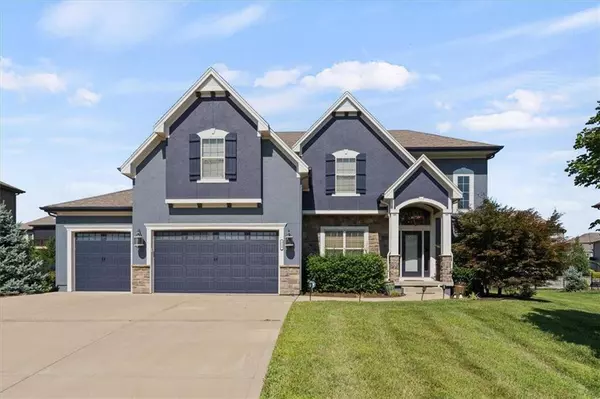 216 SW Ansel Adams DR, Lee's Summit, MO 64081