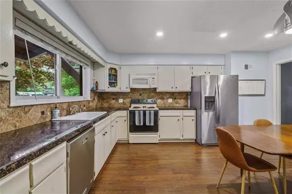 5706 W 97th ST, Overland Park, KS 66207