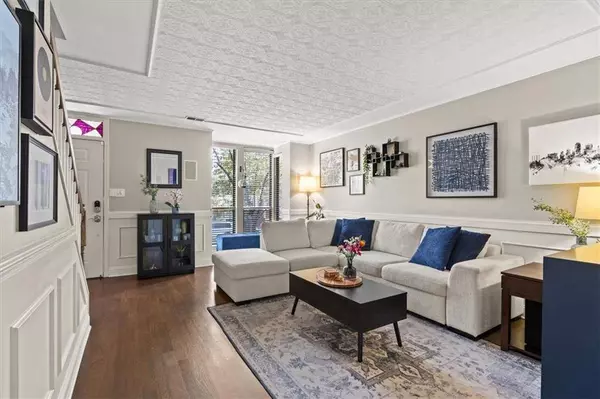 1033 WASHINGTON ST, Kansas City, MO 64105