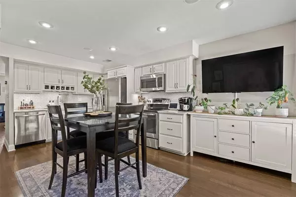 1033 WASHINGTON ST, Kansas City, MO 64105