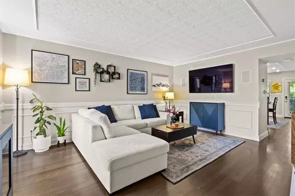 1033 WASHINGTON ST, Kansas City, MO 64105