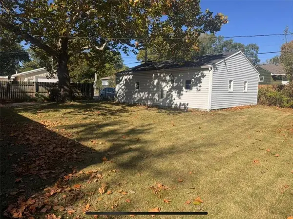 1636 W 22nd ST, Lawrence, KS 66046