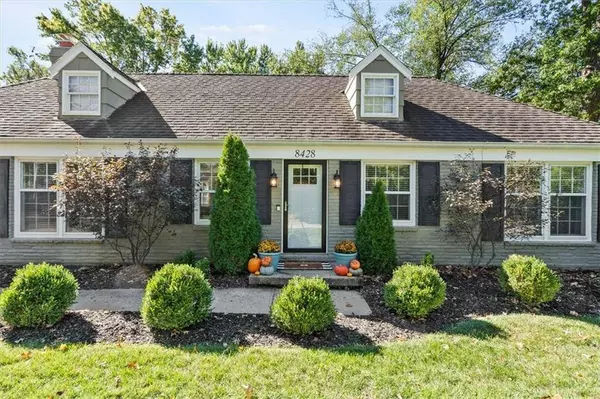 8428 Sagamore RD, Leawood, KS 66206