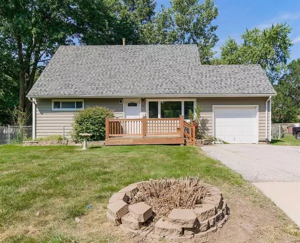 817 S Sunset DR, Olathe, KS 66061