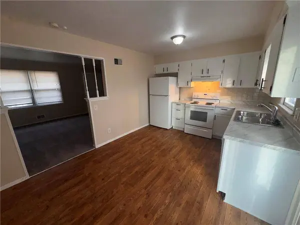 8813 E 111th ST, Kansas City, MO 64134