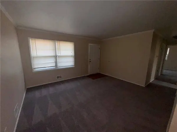 8813 E 111th ST, Kansas City, MO 64134