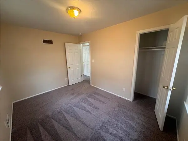 8813 E 111th ST, Kansas City, MO 64134