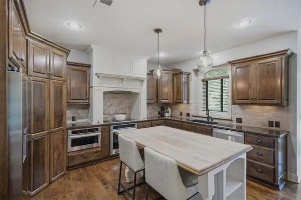 9307 W 155th CT, Overland Park, KS 66221