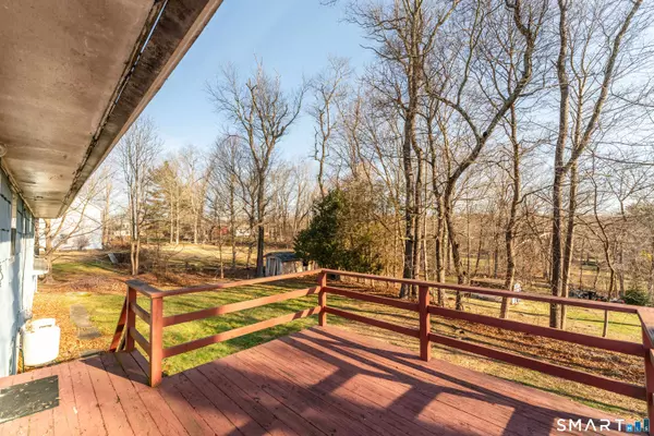 6 Maple Circle, Monroe, CT 06468