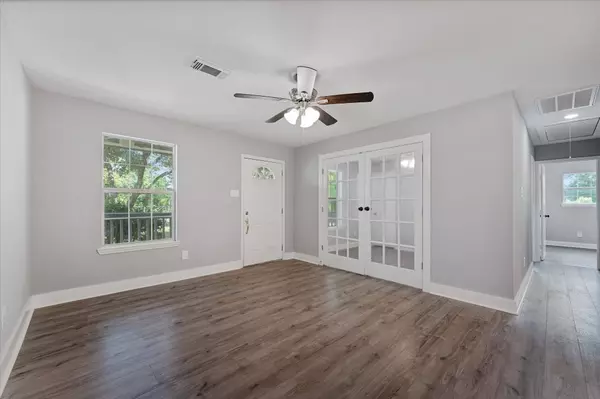 6342 Big Oaks DR, Conroe, TX 77385