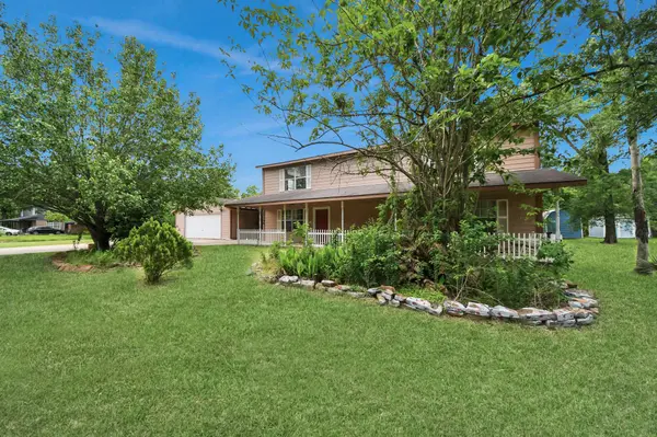 17106 Moss Oaks DR, Conroe, TX 77385