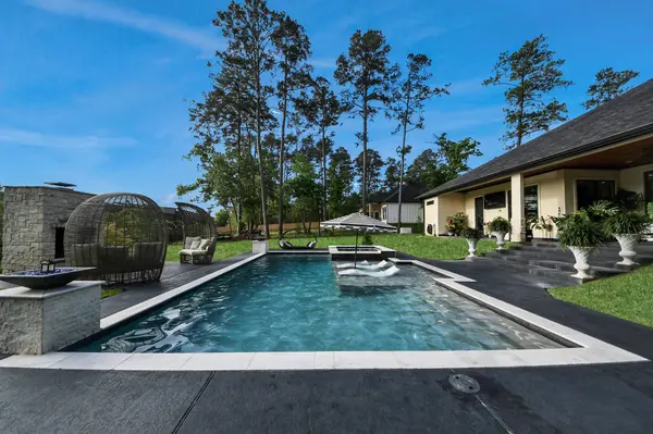40802 Rolling Forest DR, Magnolia, TX 77354