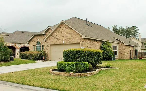 99 E Lasting Spring CIR, The Woodlands, TX 77389