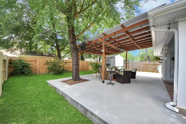 15 Bark Bend PL, The Woodlands, TX 77385
