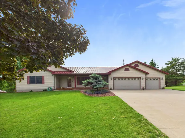 22803 Grove Wood LN, Rockville, MN 56320