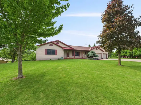 22803 Grove Wood LN, Rockville, MN 56320