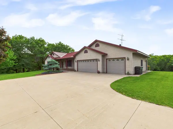 22803 Grove Wood LN, Rockville, MN 56320
