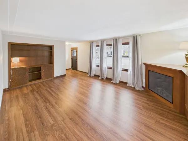 307 E Minnesota ST, Saint Joseph, MN 56374