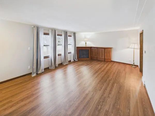 307 E Minnesota ST, Saint Joseph, MN 56374