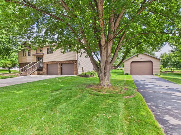 1216 Callaway ST E, Saint Joseph, MN 56374