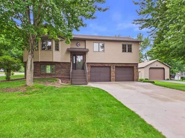 1216 Callaway ST E, Saint Joseph, MN 56374