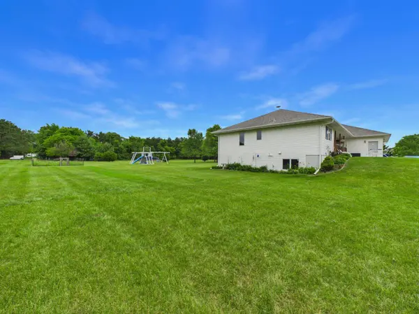 1572 47th ST SE, Saint Cloud, MN 56304