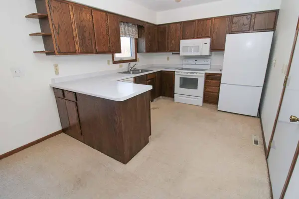 105 5th ST NE, Melrose, MN 56352