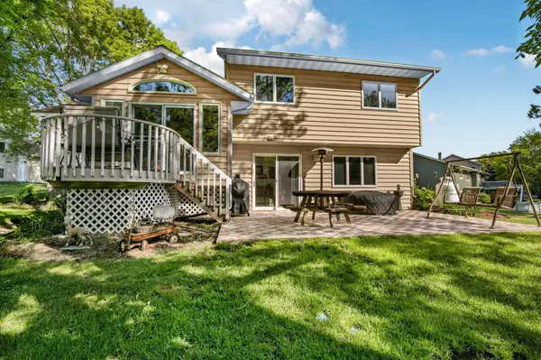 404 7th ST NE, Melrose, MN 56352