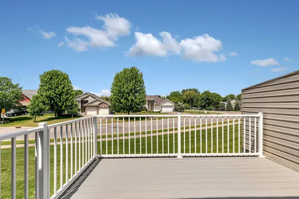 8587 Gateway CIR, Monticello, MN 55362