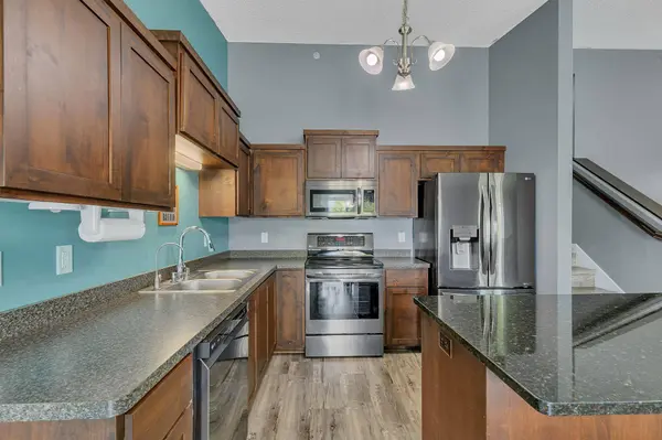 8587 Gateway CIR, Monticello, MN 55362