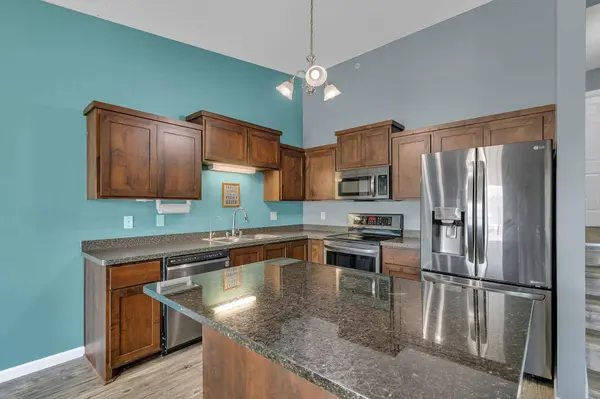 8587 Gateway CIR, Monticello, MN 55362