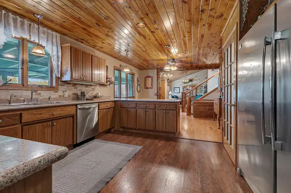 5384 Agate RD, Burtrum, MN 56318