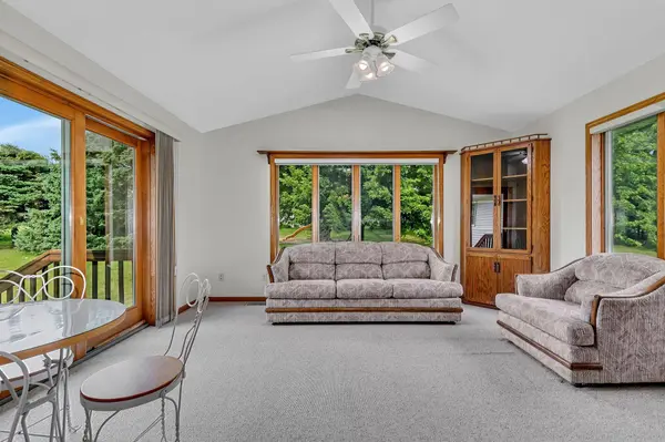 703 2nd AVE NE, Melrose, MN 56352
